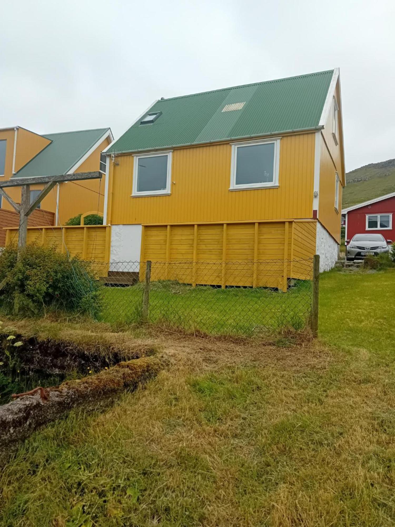 Вилла Det Lille Gule Hus Trongisvagur Экстерьер фото